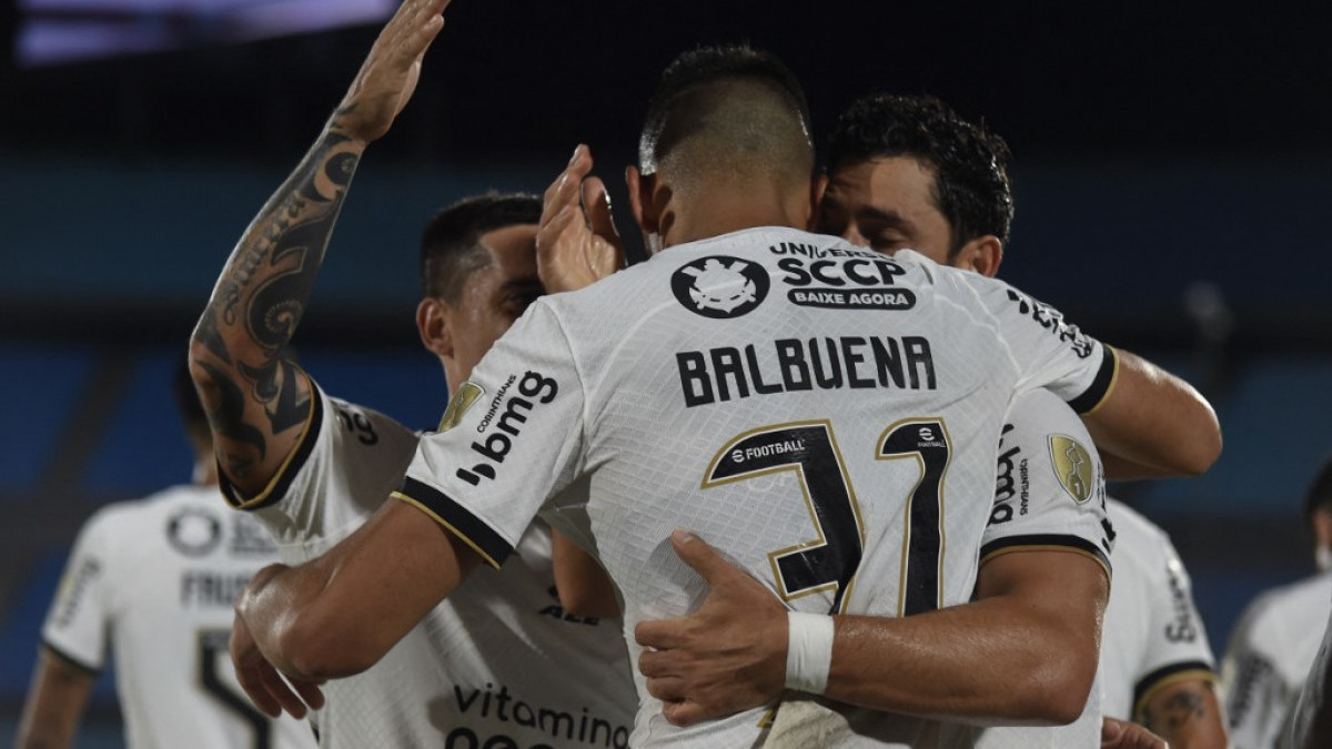 Corinthians afasta Balbuena Júnior Moraes e Du Queiroz antes de clássico