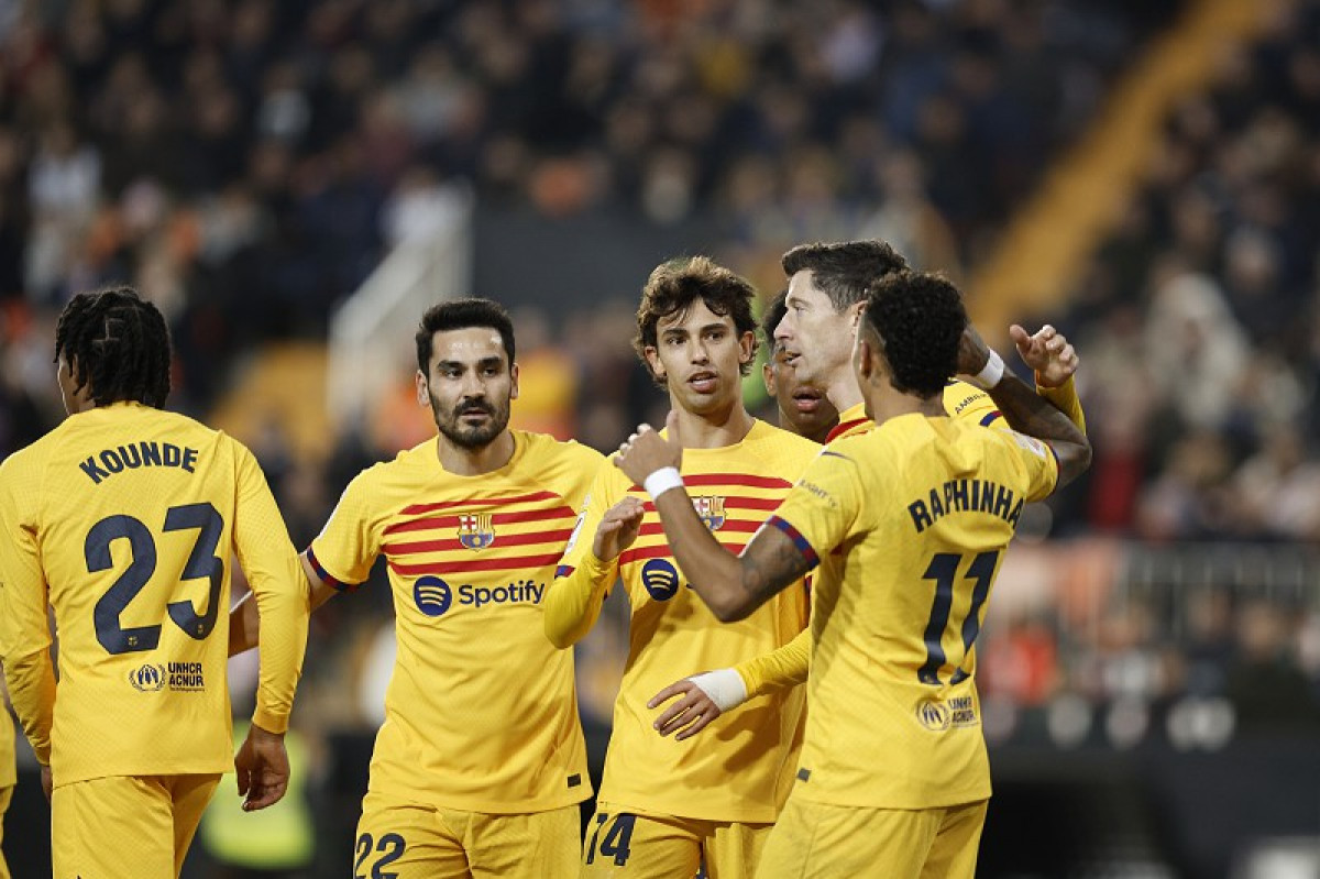 João Félix marca com passe de Raphinha, mas Barcelona cede empate