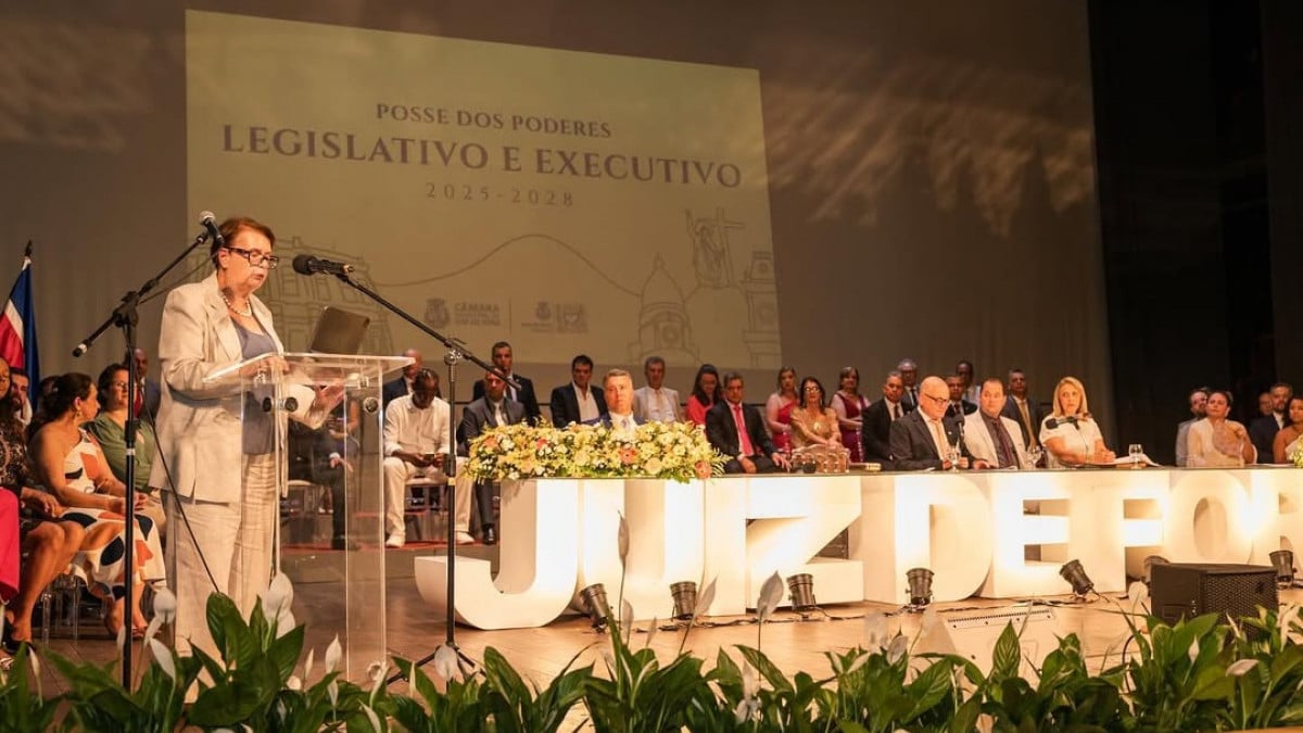 Margarida Salomão discursa em sua posse.