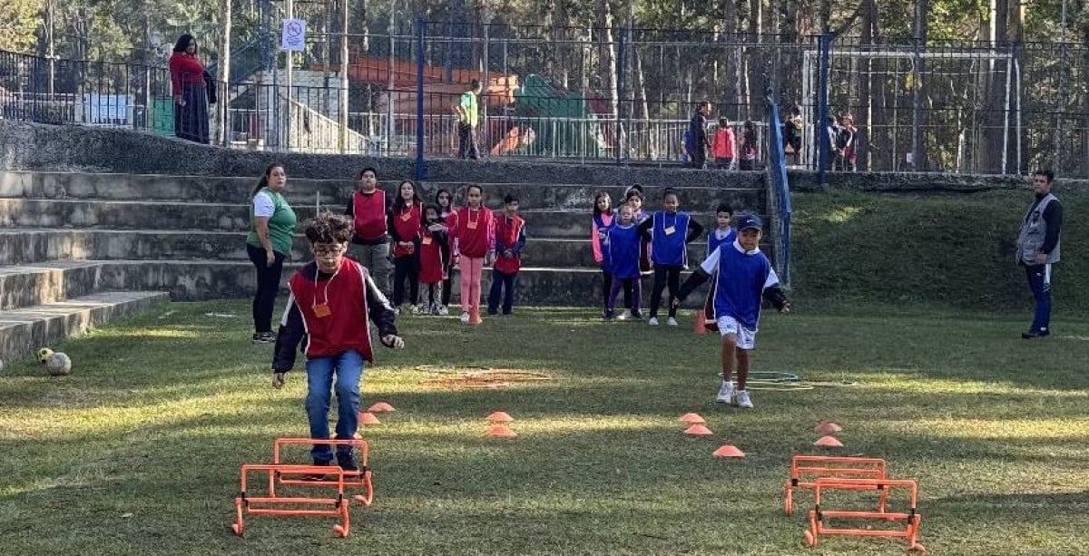 Crianças se divertindo em Colônia de Férias