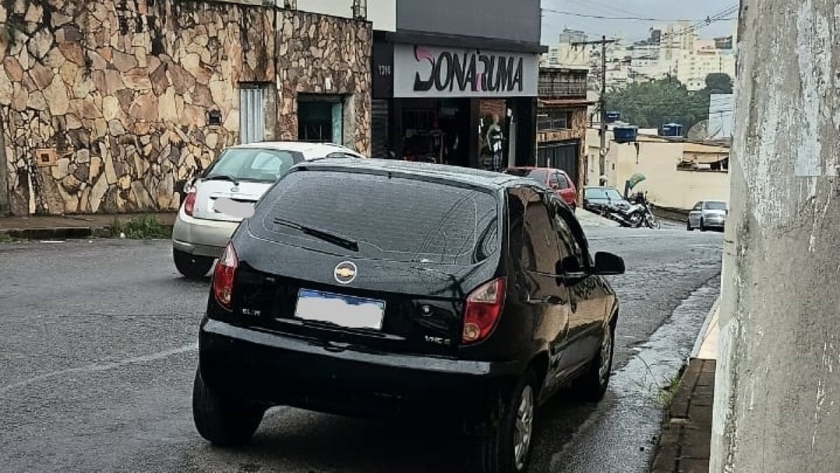 Carro dos estelionatários 