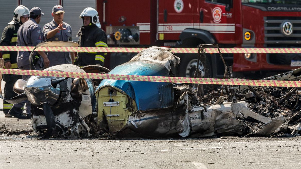 Aeronave bateu em árvore antes de atingir ônibus em São Paulo