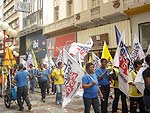 candidatos realizando campanha no Cal?ad?o da Rua Halfeld, um dia antes da elei??o