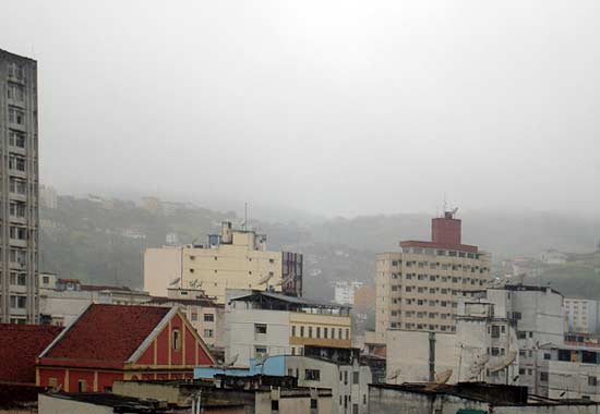 Foto de um c?u com nuvens de chuva