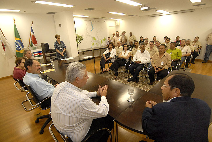 Entrega de permissões de serviço para taxistas