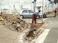 Foto de obras na esquina da sampaio e Batista