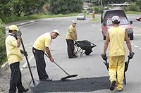 Foto da opera??o tapa buracos na ruas de Juiz de Fora