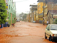 Foto
de Ub? debaixo de chuva