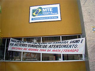 Foto de faixa no MTE