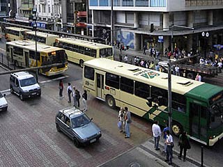 Ônibus na avenida Rio Branco