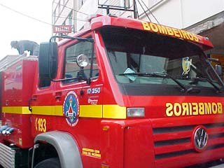 Foto de caminhão de Bombeiros