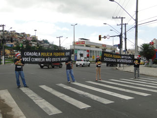 Agentes da Polícai Federal protestam pela regulamentação do setor