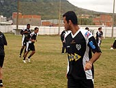 jogadores em campo