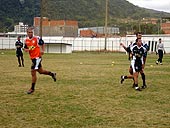 jogadores em campo