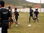 jogadores em campo