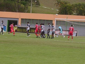 Foto de um lance do jogo