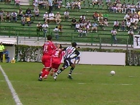 Foto de um lance do jogo