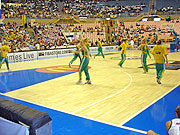 Foto de um jogo de basquete no mundial de 2006