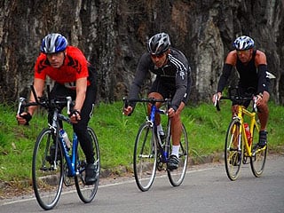 Foto de ciclistas no duathlon