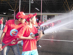 Foto de bombeiro mirim