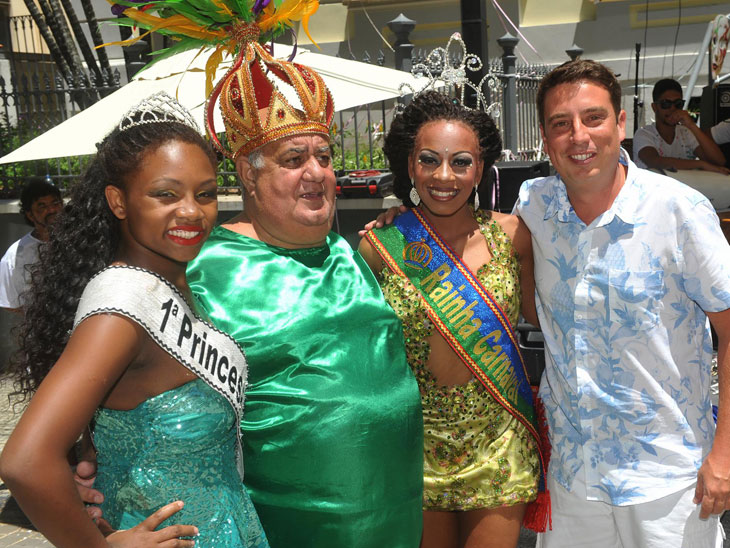 Rodrigo Mattos com a corte da folia