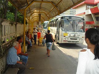 Parada de ônibus interurbano