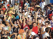 Foto do carnaval de Guarani no dia do 
Bloco do Falecido